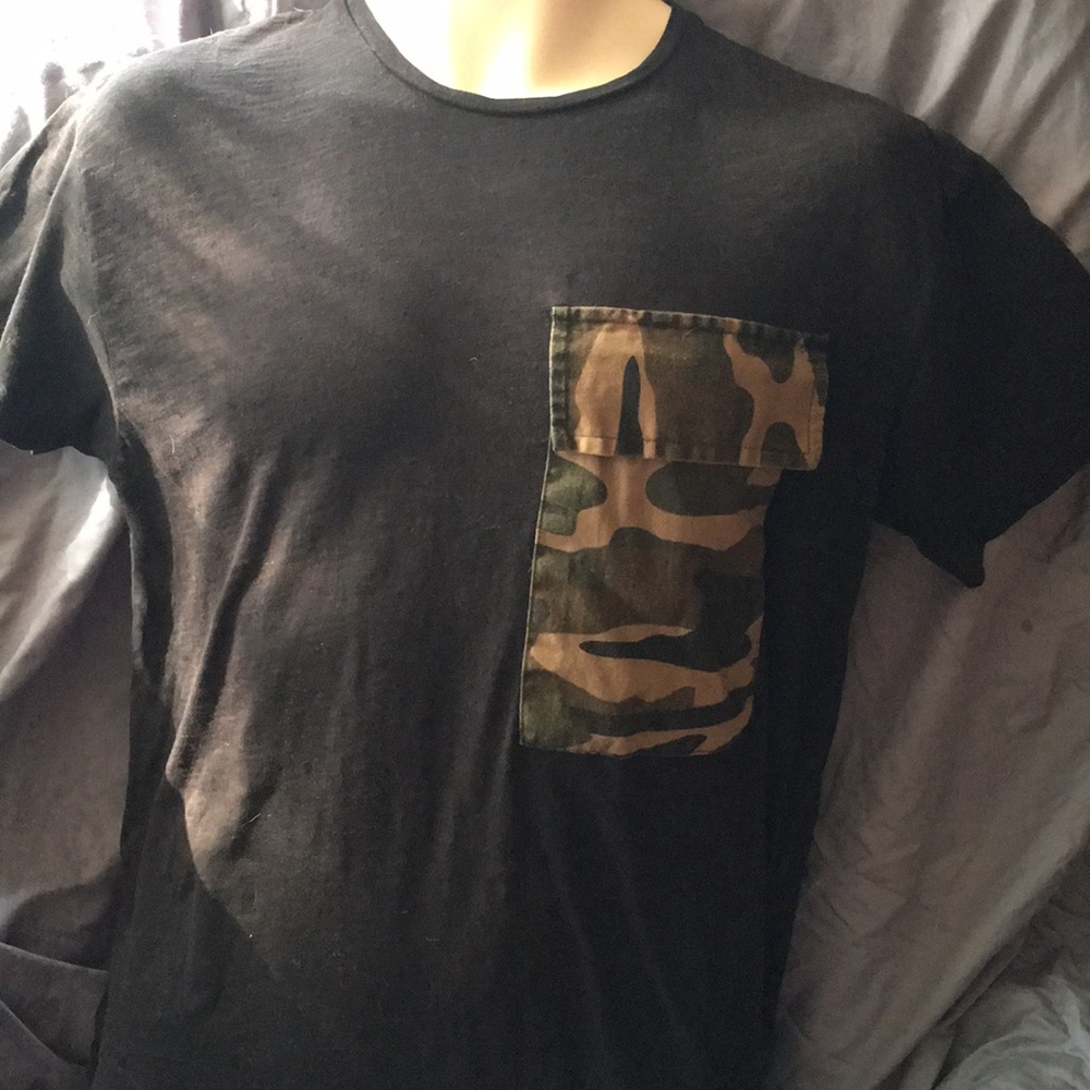 Cedarwood State - Camouflage Pocket, Black T (M)